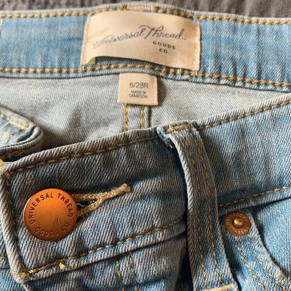 Universal Thread 6/28 R - Picture 3 of 5